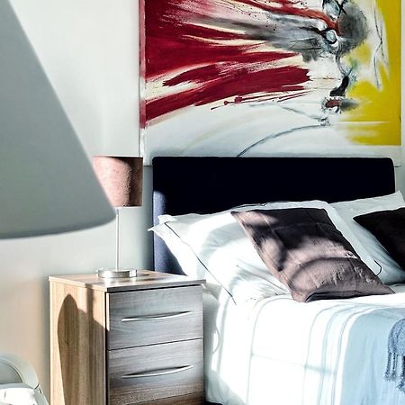 Artistic And Luxurious Apt With Sea View. Beach Side Swansea Zewnętrze zdjęcie